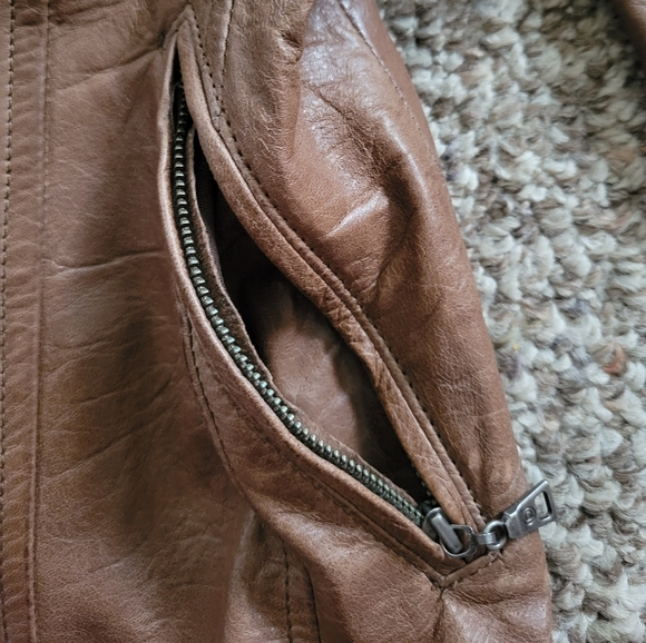 Danier Jacket - Picture 3 of 10